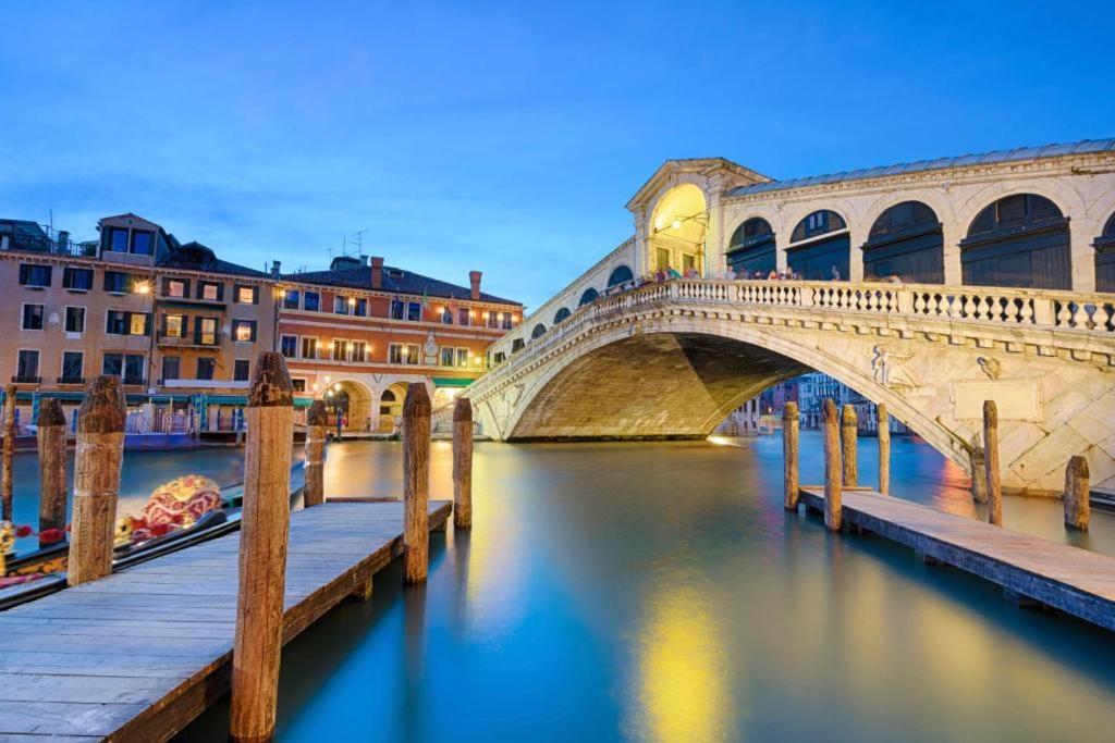 Piccola Dimora In Palazzo Storico Appartement Venetië Buitenkant foto