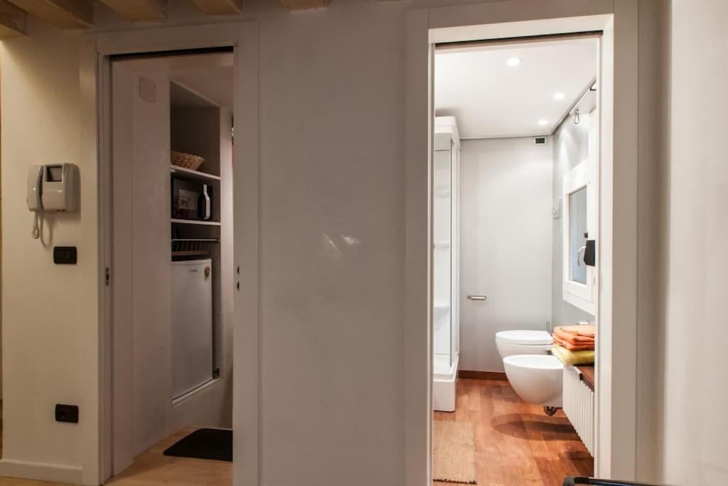 Piccola Dimora In Palazzo Storico Appartement Venetië Buitenkant foto