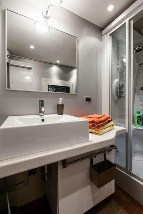 Piccola Dimora In Palazzo Storico Appartement Venetië Buitenkant foto