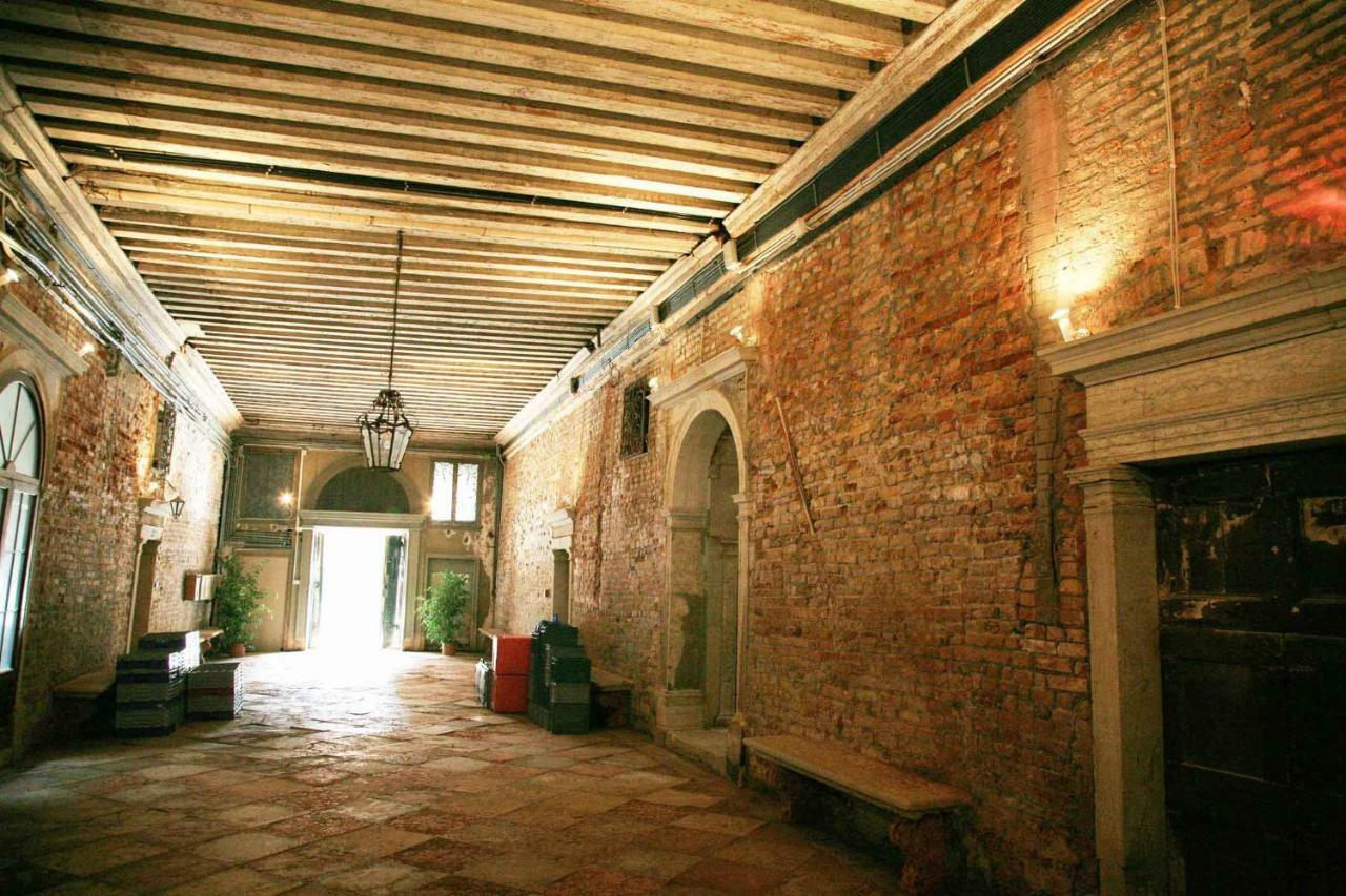 Piccola Dimora In Palazzo Storico Appartement Venetië Buitenkant foto